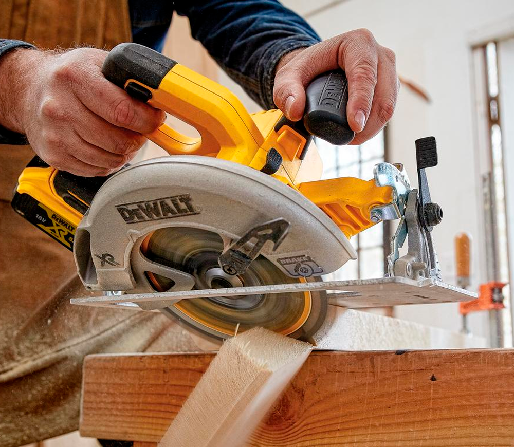 Fierăstrău circular cu acumulator (fără baterii) DEWALT DCS570N 184mm 18V photo 1