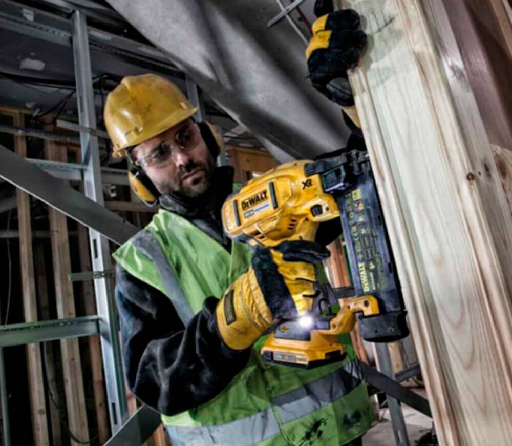 Pistol de bătut cuie cu acumulator (fără baterii) DEWALT DCN680N-XJ 18V photo 9