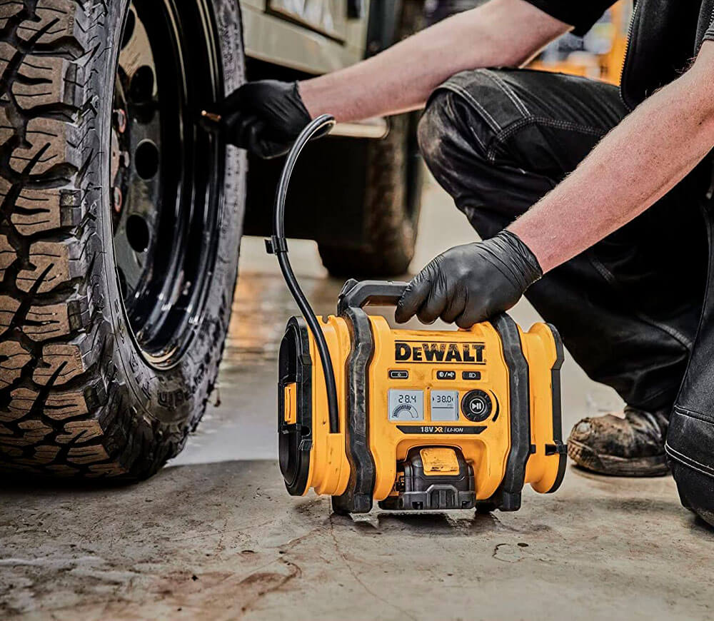 Compresor auto cu acumulator DEWALT DCC018N 6.2bar 0.6l/min photo 5