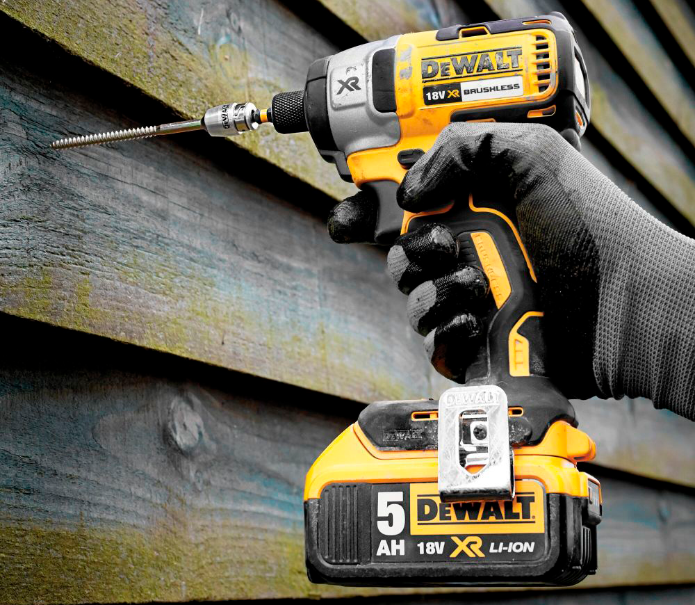 Set de instrumente cu acumulator DEWALT DCK384P2T 18V 5Ah photo 4