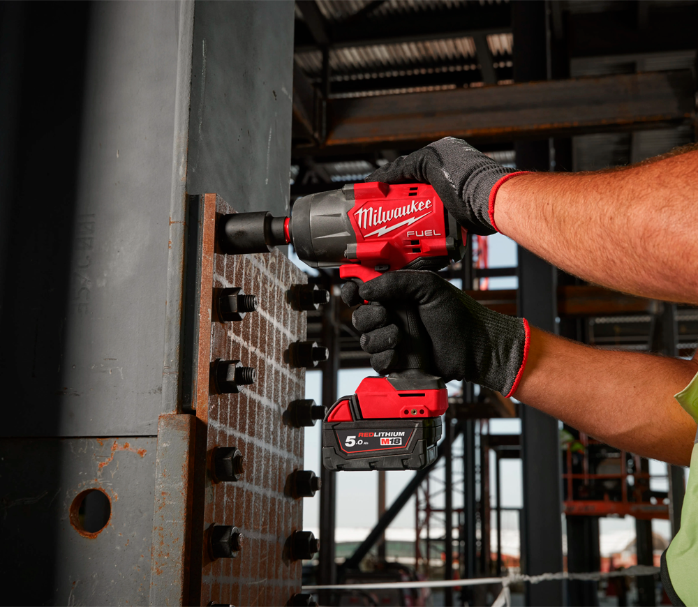 Mașină de înșurubat cu impact cu acumulator 18V (fără bat) MILWAUKEE M18 FHIW2F12-0X 2034Nm photo 3