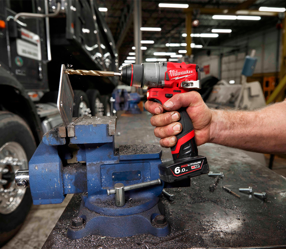 Шуруповёрт аккумуляторный MILWAUKEE M12 FDD-202X 12В 2Ач photo 6