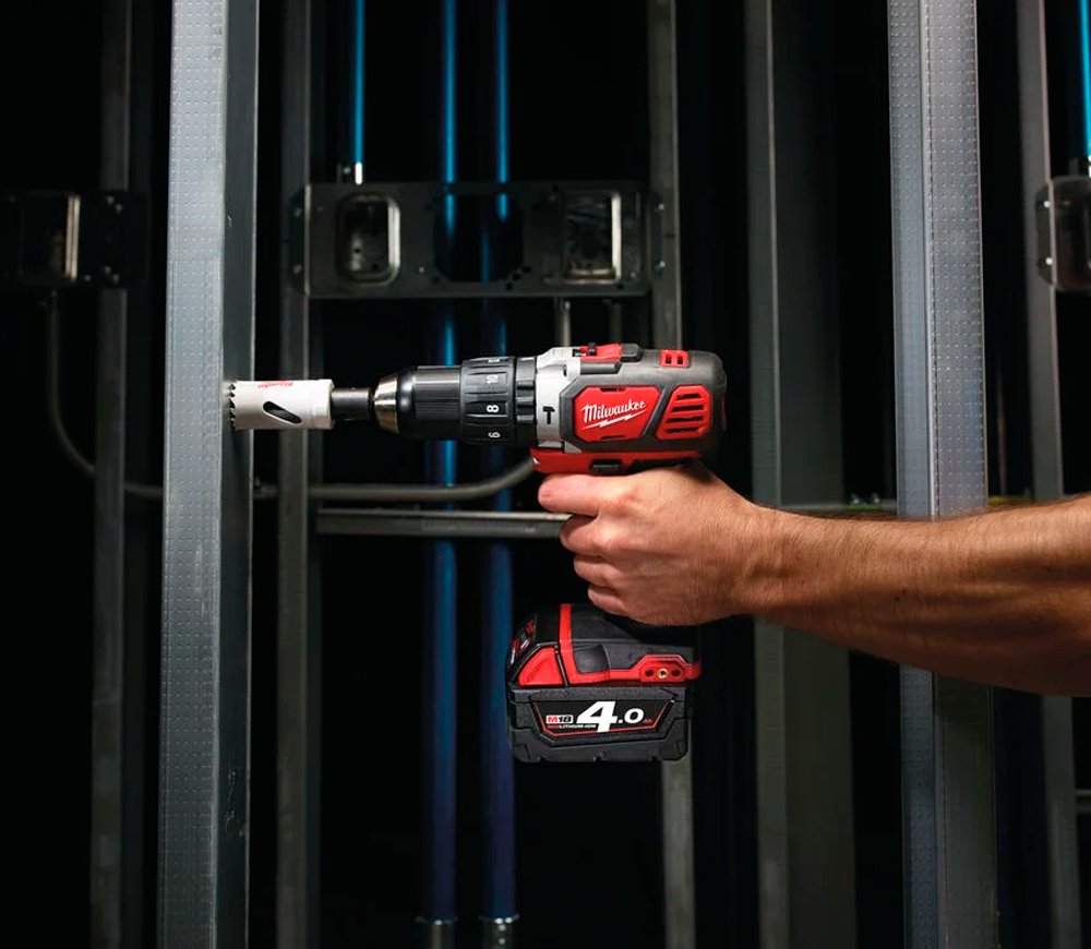 Шуруповёрт аккумуляторный ударный MILWAUKEE M18 BPD-402C  18В 4Ач photo 3