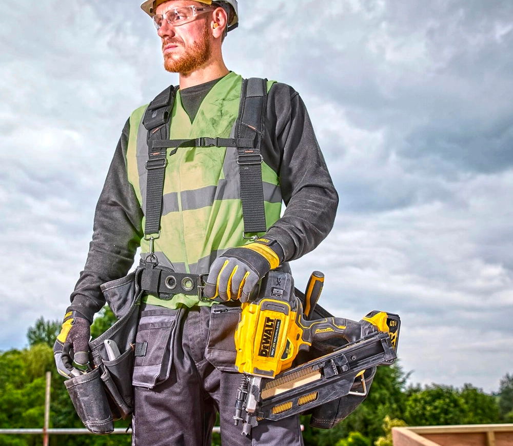 Set de capsatori cu acumulator DEWALT DCK246P2T 18V 5Ah photo 4