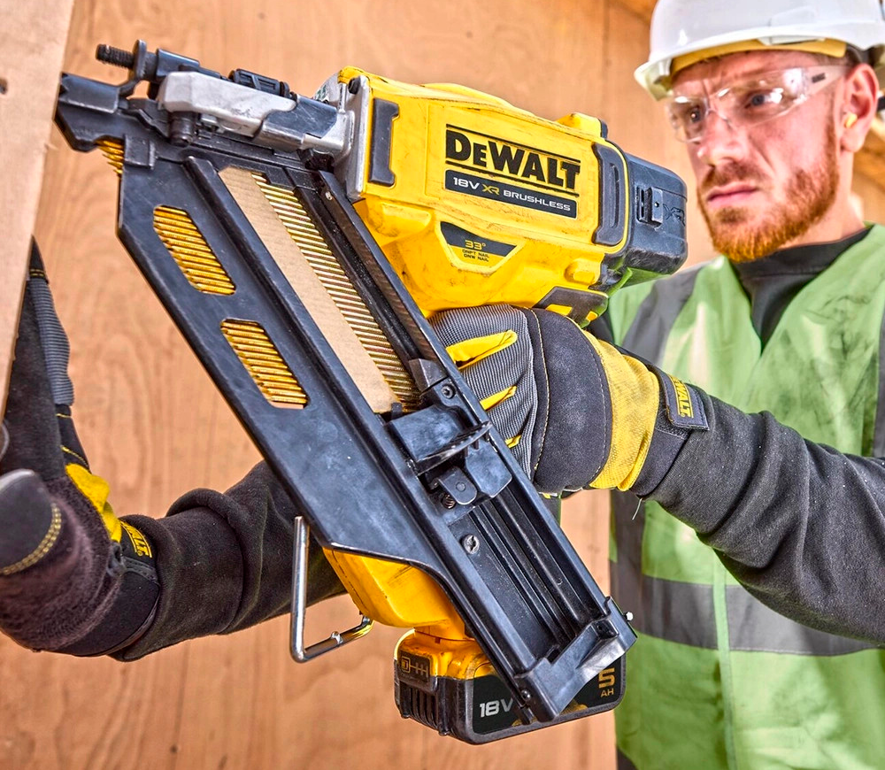 Set de capsatori cu acumulator DEWALT DCK246P2T 18V 5Ah photo 6