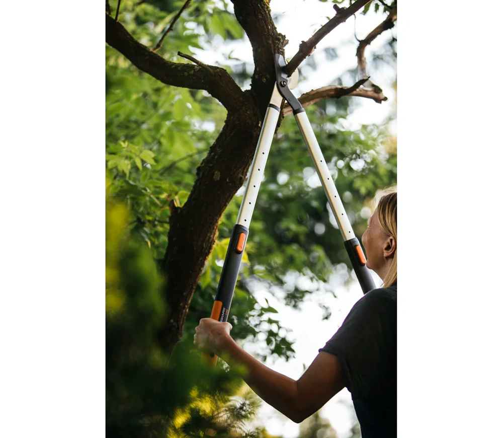Foarfeci de tăiat crengi telescopice FISKARS SmartFit L86 665-915mm photo 1