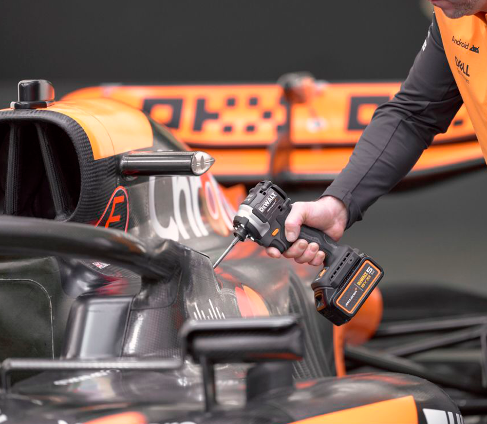 Set de unelte cu acumulator DEWALT McLaren F1 Team DCK200MP2T-QW photo 8
