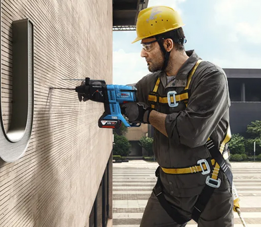 Перфоратор аккумуляторный BOSCH GBH 18V-21 (Solo) 2Дж 18В photo 1