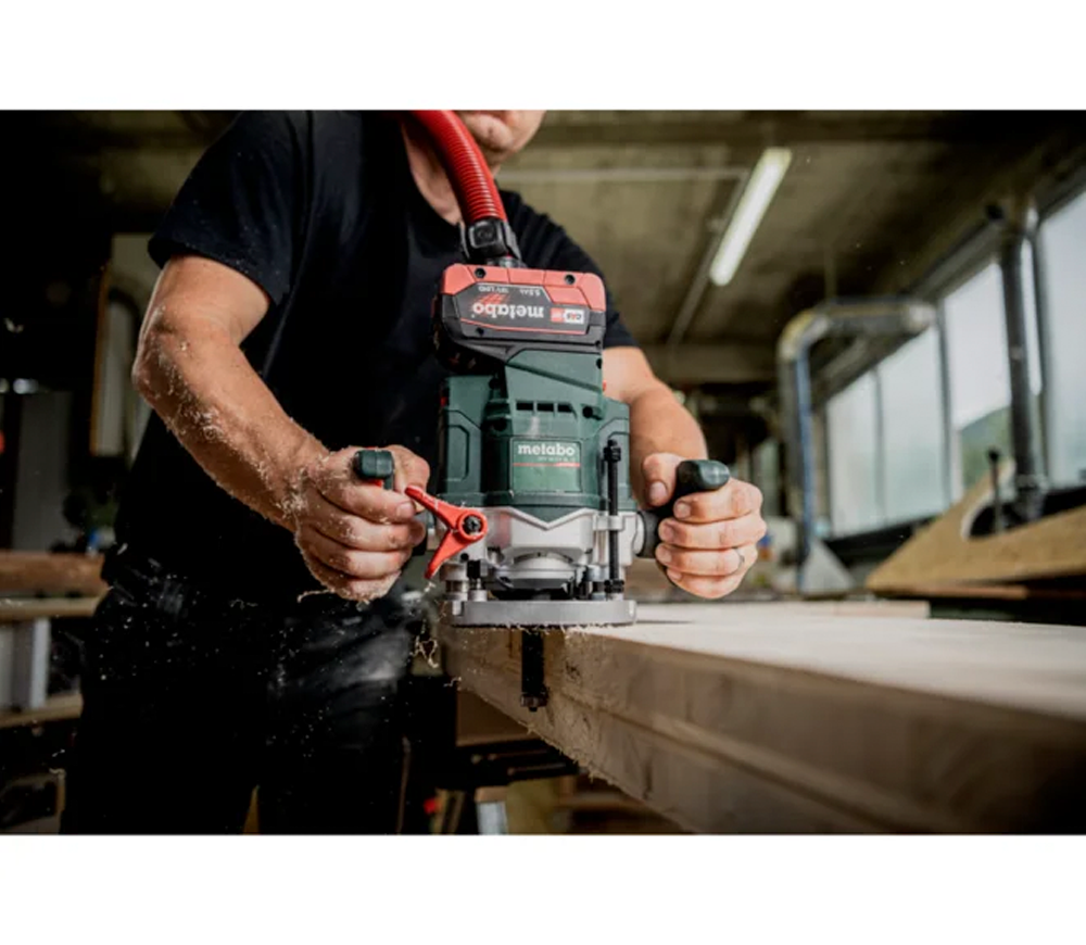 Mașină de frezat cu acumulator (fără bat) METABO OFV 18 LTX BL 12 18V photo 2