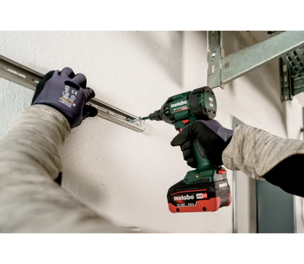 Mașină de înșurubat cu impact cu acumulator METABO SSW 18 LTX 550 BL 18V 4Ah 840Nm photo 0