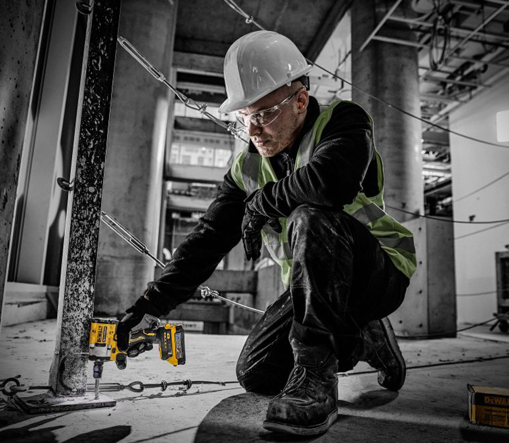 Гайковерт аккумуляторный (без АКБ) DEWALT DCF921NT-XJ 18В  610Нм photo 4