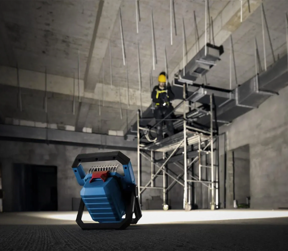 Lanternă construcții cu acumulator (fără bat) BOSCH GLI 18V-3000 1000/2000/3000lm 18V photo 3