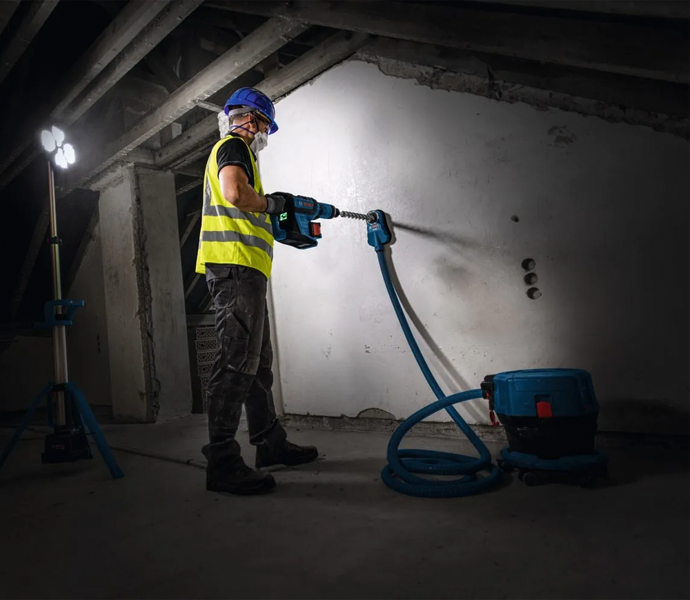 Lanternă construcții cu acumulator (fără bat) BOSCH GLT 18V-5000 5000lm 18V photo 1