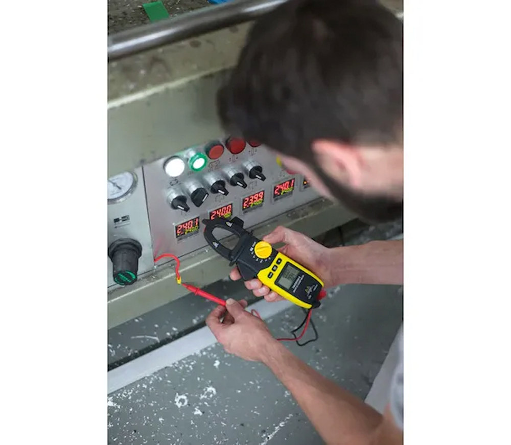 Клещевой мультиметр STANLEY FMHT82564-0 0/600В 0/600A photo 1