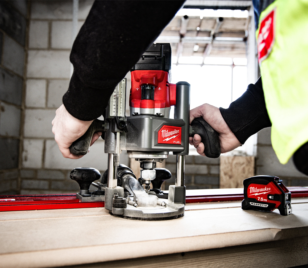 Mașină de frezat cu acumulator (fără bat) MILWAUKEE M18 FR12-0X 18V photo 6