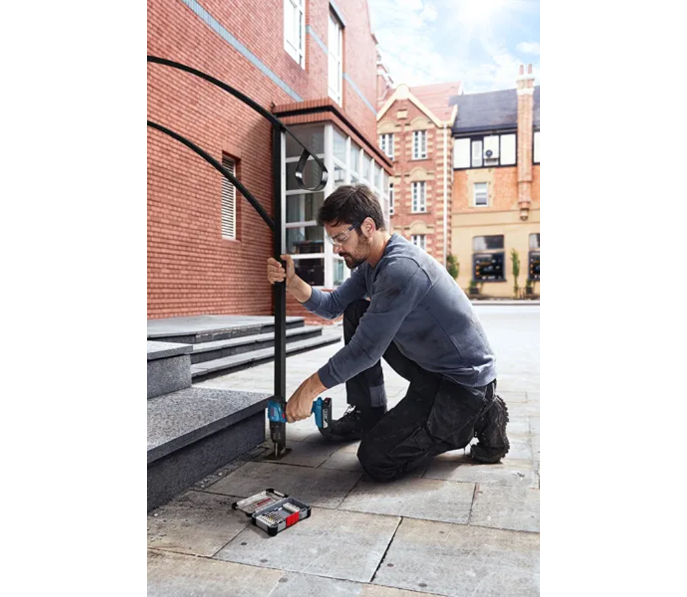 Mașină de înșurubat cu percuție cu acum. BOSCH GSB 185-Li 18V 2Ah photo 0