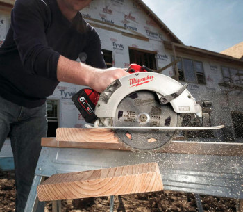 Fierăstrău circular cu acumulator MILWAUKEE M18 BLCS66-502X 190mm 18V 5Ah photo 2