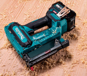Capsator cu acumulator (fără baterii) MAKITA PT001GZ  40V photo 4