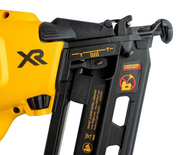 Pistol de bătut cuie cu acumulator DEWALT DCN660D2 18V 2Ah photo 3