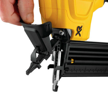 Pistol de bătut cuie cu acumulator (fără baterii) DEWALT DCN680N-XJ 18V photo 3