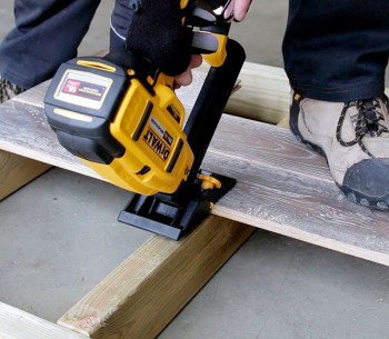 Pistol de bătut cuie cu acumulator (fără baterii) DEWALT DCN682N  18V photo 9