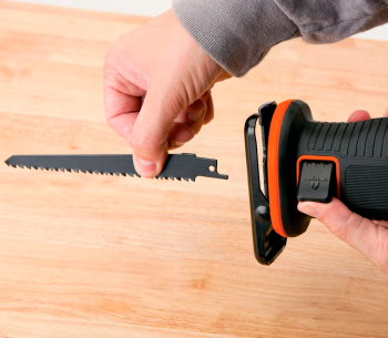 Fierăstrău sabie cu acumulator BLACK&DECKER BDCR18M1 18V 4Ah photo 3