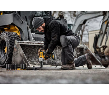 Mașină de înșurubat cu impact cu acumulator 18V (fără bat) DEWALT DCF961NT  2372Nm photo 5