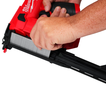 Capsator cu acumulator MILWAUKEE M12 FCN18GS-202X 120bat/min 12V 2Ah photo 2