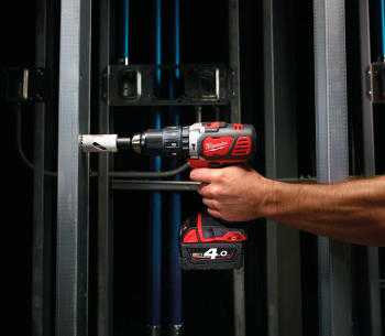Шуруповёрт аккумуляторный ударный MILWAUKEE M18 BPD-402C  18В 4Ач photo 3