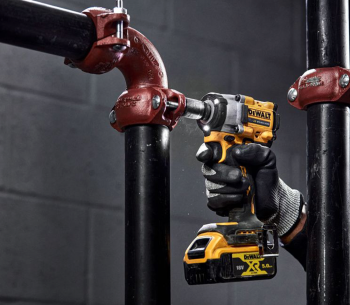 Mașină de înșurubat cu impact cu acumulator DEWALT DCF922P2T-QW 18V 5Ah 610Nm photo 6