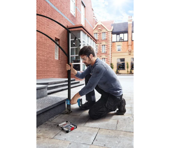 Mașină de înșurubat cu percuție cu acum. BOSCH GSB 185-Li 18V 2Ah photo 0